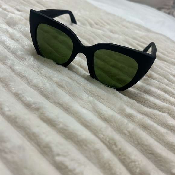 Toms Black Sunglasses with Green Lenses - Picture 1 of 4